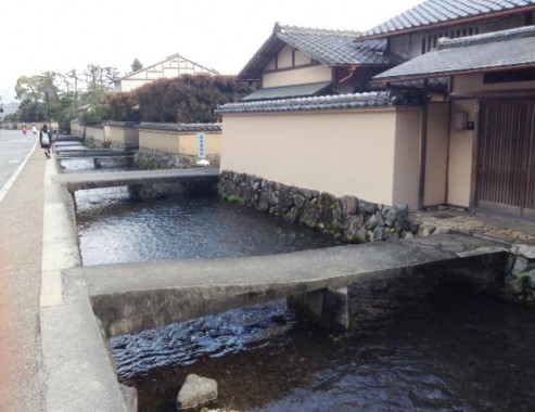 明神川と社家