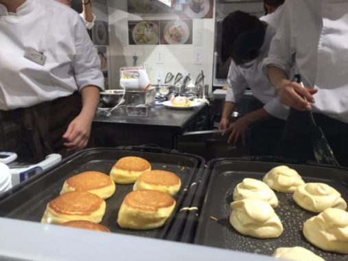 幸せのパンケーキ厨房