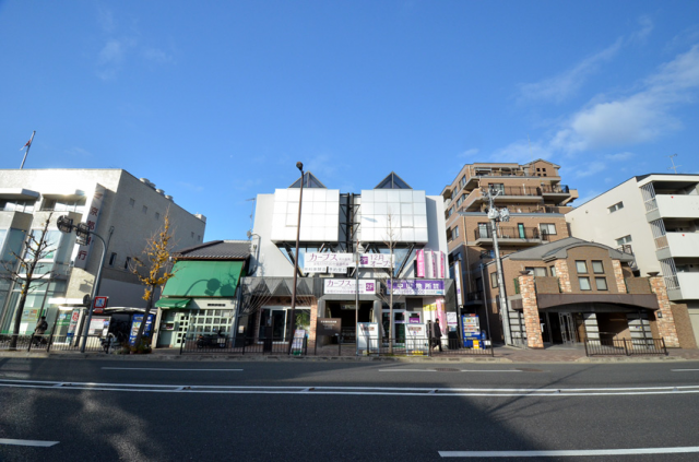 コルネリオビル：アクセス抜群の駅...