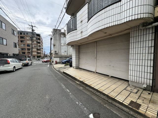 【北野白梅町駅近く】広々とした店...