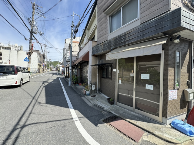 鷹峯旧土居町の店舗付住宅