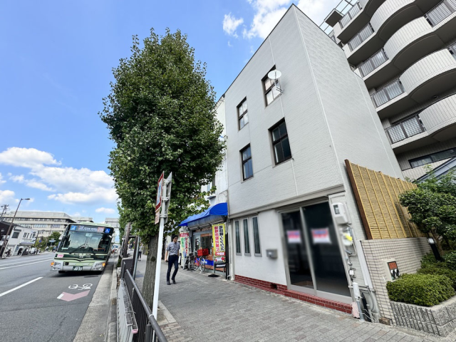 神宮丸太町駅近くの魅力的な店舗事務所