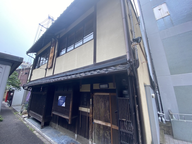 祇園の歴史ある京町家で飲食店営業...